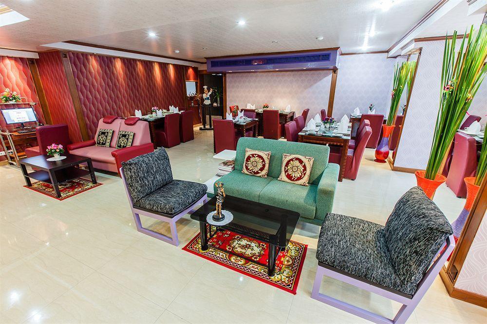 Oyo 796 Paradise Sukhumvit Hotel Banguecoque Exterior foto