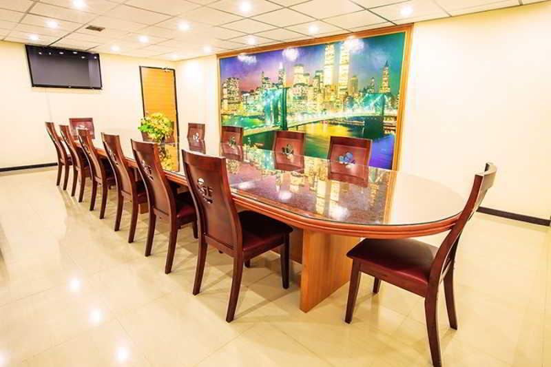 Oyo 796 Paradise Sukhumvit Hotel Banguecoque Exterior foto